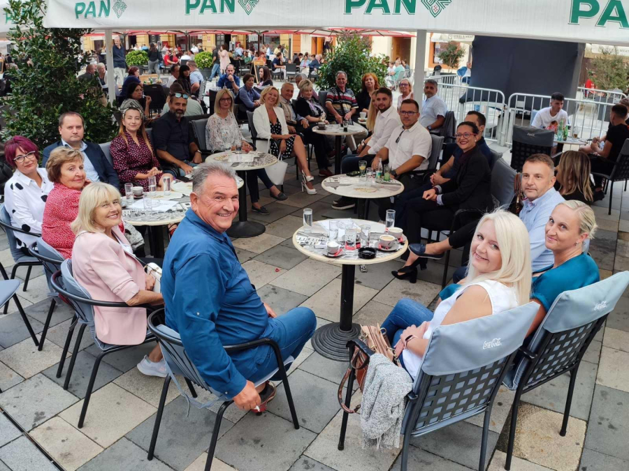 Kava s Čačićem